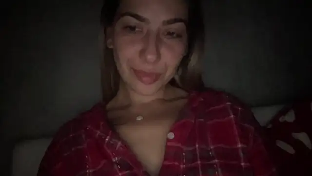 Snapshot of sarrah_rossy chatting on 10.21.25 sarrah rossy online show from 10.21.25
