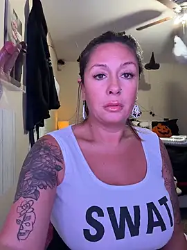 Snapshot of bossyroxy84 chatting on 10.26.25 bossyroxy84 online show from 10.26.25