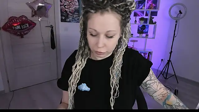 HoneySallyMoore online show from 10.10.25