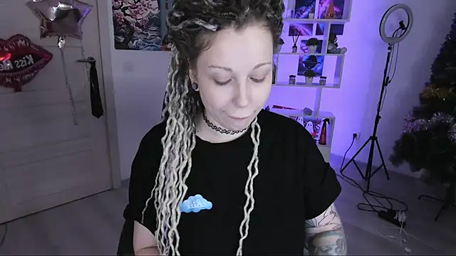 HoneySallyMoore online show from 11.16.25