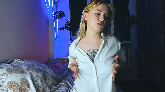 Snapshot of Alexa_Pirs chatting on 02.22.25 Alexa Pirs online show from 02.22.25