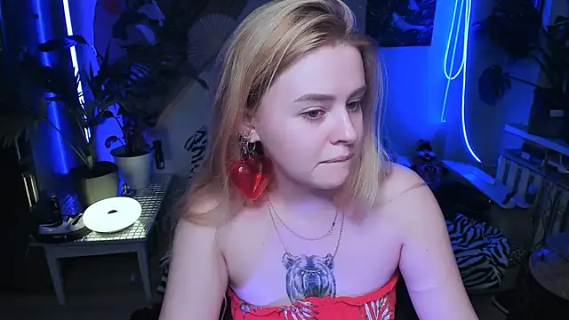 Snapshot of Alexa_Pirs chatting on 11.30.25 Alexa Pirs online show from 11.30.25