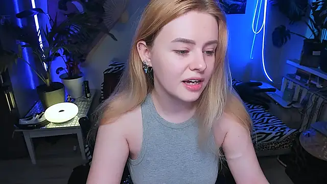 Snapshot of Alexa_Pirs chatting on 12.01.25 Alexa Pirs online show from 12.01.25