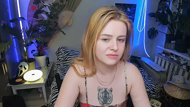 Snapshot of Alexa_Pirs chatting on 12.03.25 Alexa Pirs online show from 12.03.25