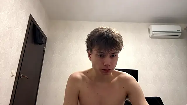 Snapshot of aronrodrigos chatting on 02.10.25 aronrodrigos online show from 02.10.25