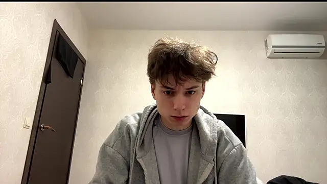 Snapshot of aronrodrigos chatting on 02.13.25 aronrodrigos online show from 02.13.25