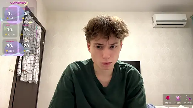 Snapshot of aronrodrigos chatting on 02.16.25 aronrodrigos online show from 02.16.25