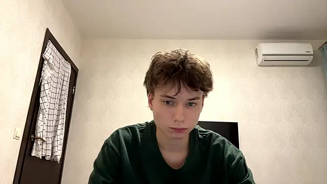 Snapshot of aronrodrigos chatting on 02.17.25 aronrodrigos online show from 02.17.25