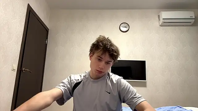Snapshot of aronrodrigos chatting on 02.20.25 aronrodrigos online show from 02.20.25