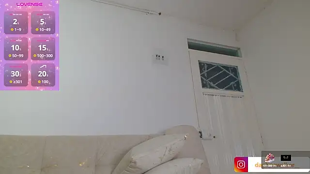 Snapshot of Daphnewalker__ chatting on 10.09.25 Daphnewalker   online show from 10.09.25