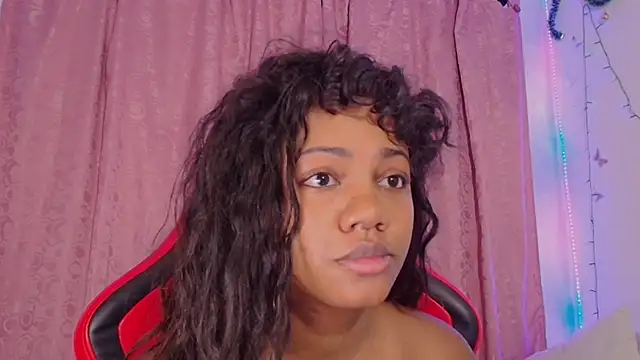 Daphnewalker   online show from 12.18.25