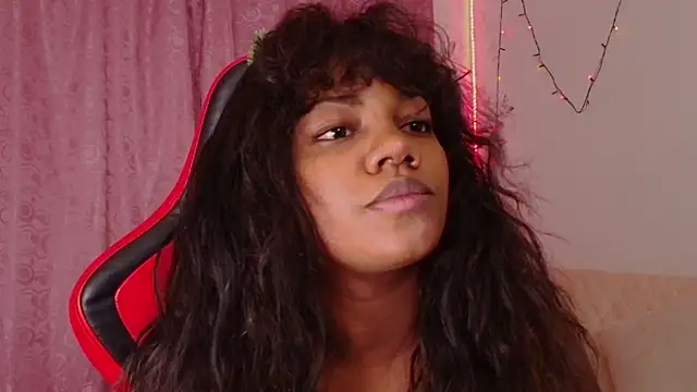 Daphnewalker   online show from 12.20.25