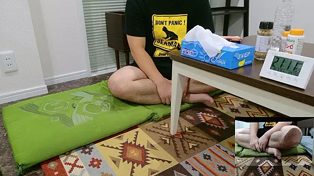 Snapshot of YARASERO-kun chatting on 10.06.25 YARASERO-kun online show from 10.06.25