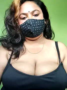 Snapshot of rani130 chatting on 11.23.25 rani130 online show from 11.23.25