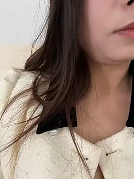 Snapshot of jinj-a chatting on 02.12.25 jinj-a online show from 02.12.25