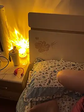 Snapshot of jinj-a chatting on 02.14.25 jinj-a online show from 02.14.25