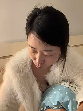 Snapshot of jinj-a chatting on 02.17.25 jinj-a online show from 02.17.25