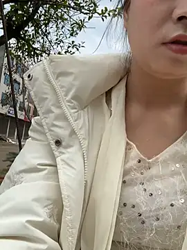 Snapshot of jinj-a chatting on 03.12.25 jinj-a online show from 03.12.25