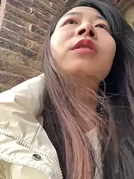 Snapshot of jinj-a chatting on 03.16.25 jinj-a online show from 03.16.25