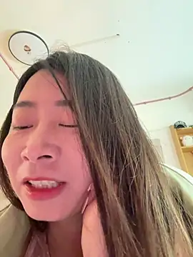 Snapshot of jinj-a chatting on 03.17.25 jinj-a online show from 03.17.25