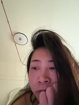 Snapshot of jinj-a chatting on 03.19.25 jinj-a online show from 03.19.25