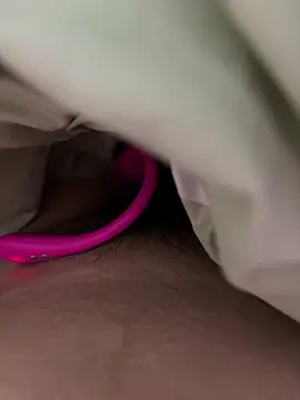 Snapshot of jinj-a chatting on 03.22.25 jinj-a online show from 03.22.25