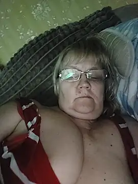Snapshot of Violet5364 chatting on 05.29.26 Violet5364 online show from 05.29.26