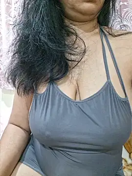 Snapshot of Jassi_Does chatting on 06.05.26 Jassi Does online show from 06.05.26