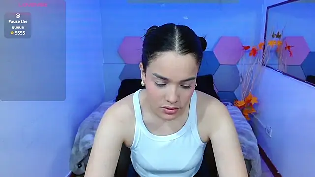 Lana Pearce online show from 03.06.25