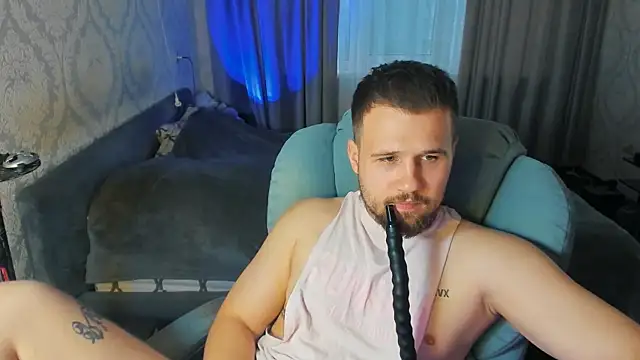 Snapshot of Vladik_b chatting on 06.12.26 Vladik b online show from 06.12.26