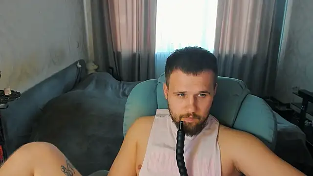 Snapshot of Vladik_b chatting on 06.19.26 Vladik b online show from 06.19.26