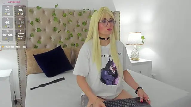 Snapshot of CandieGilson__ chatting on 02.17.25 CandieGilson   online show from 02.17.25