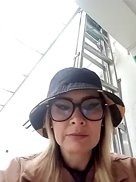 CandieGilson   online show from 11.08.25