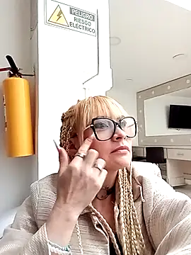 CandieGilson   online show from 12.02.25