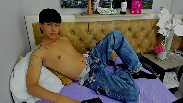 Estiv18  online show from 09.21.25