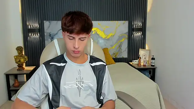 Estiv18  online show from 11.29.25