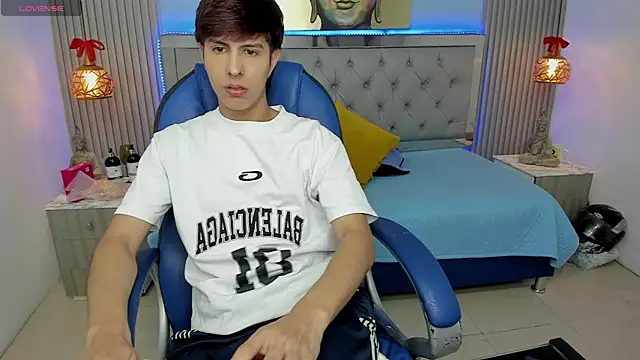 Estiv18  online show from 01.14.26