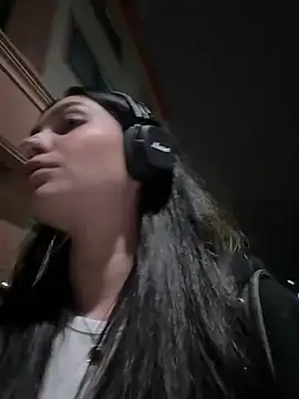 lunalovelee online show from 09.24.25