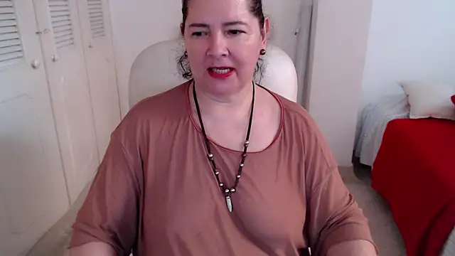 Snapshot of leonela_69 chatting on 06.27.26 leonela 69 online show from 06.27.26