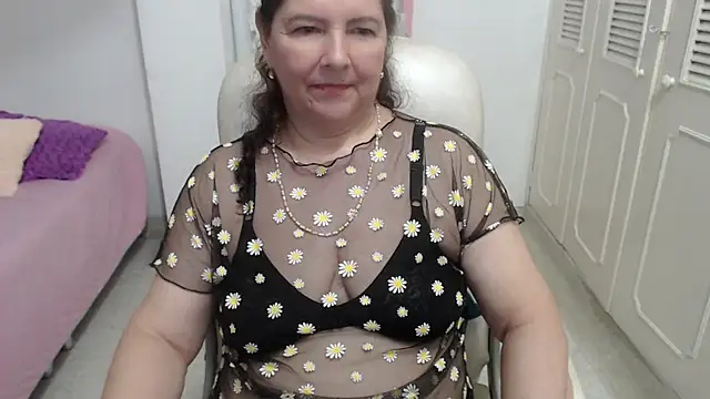 Snapshot of leonela_69 chatting on 07.05.26 leonela 69 online show from 07.05.26