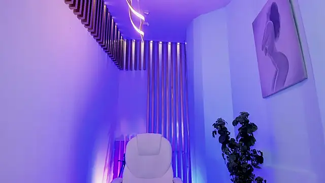 Snapshot of EmiliaRose_ chatting on 03.03.25 EmiliaRose online show from 03.03.25