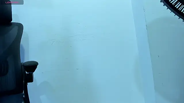 Snapshot of EmiliaRose_ chatting on 10.09.25 EmiliaRose online show from 10.09.25