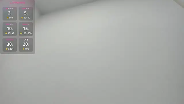 Snapshot of EmiliaRose_ chatting on 10.11.25 EmiliaRose online show from 10.11.25