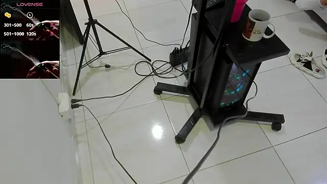 Snapshot of EmiliaRose_ chatting on 11.06.25 EmiliaRose online show from 11.06.25