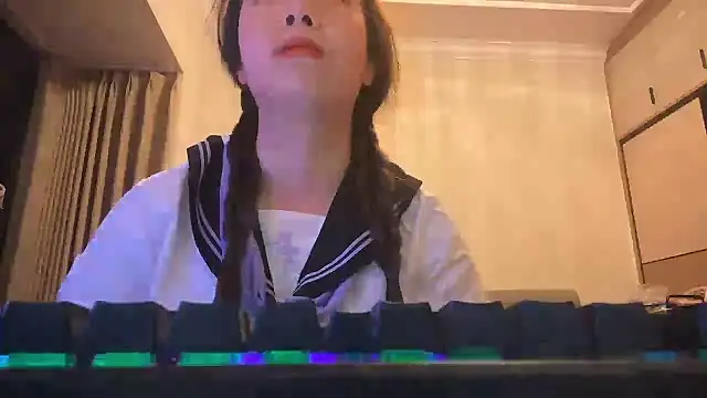 Snapshot of chenyunan chatting on 02.13.25 chenyunan online show from 02.13.25