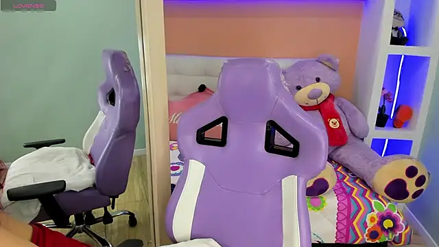 miss   megan online show from 02.15.25