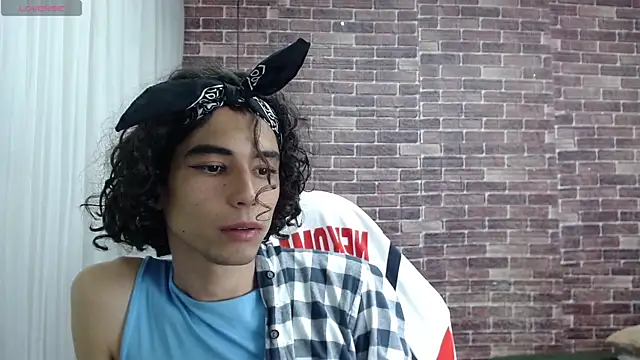 Snapshot of andrea_ocasio chatting on 02.14.25 andrea ocasio online show from 02.14.25