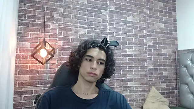 Snapshot of andrea_ocasio chatting on 02.17.25 andrea ocasio online show from 02.17.25