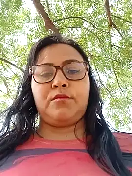 Snapshot of promiscuous-indecent-momm chatting on 03.10.25 promiscuous-indecent-momm online show from 03.10.25