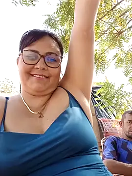 Snapshot of promiscuous-indecent-momm chatting on 03.19.25 promiscuous-indecent-momm online show from 03.19.25